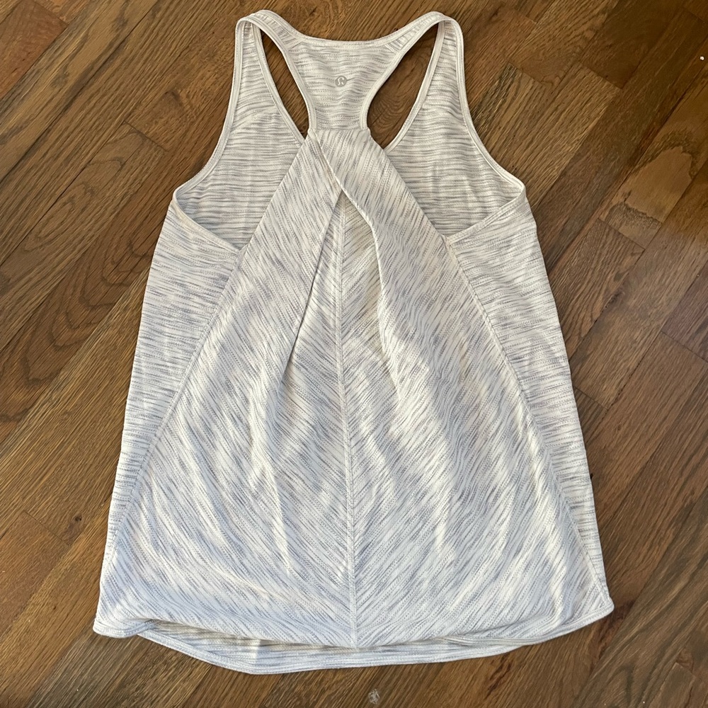 Lululemon essential tank 4